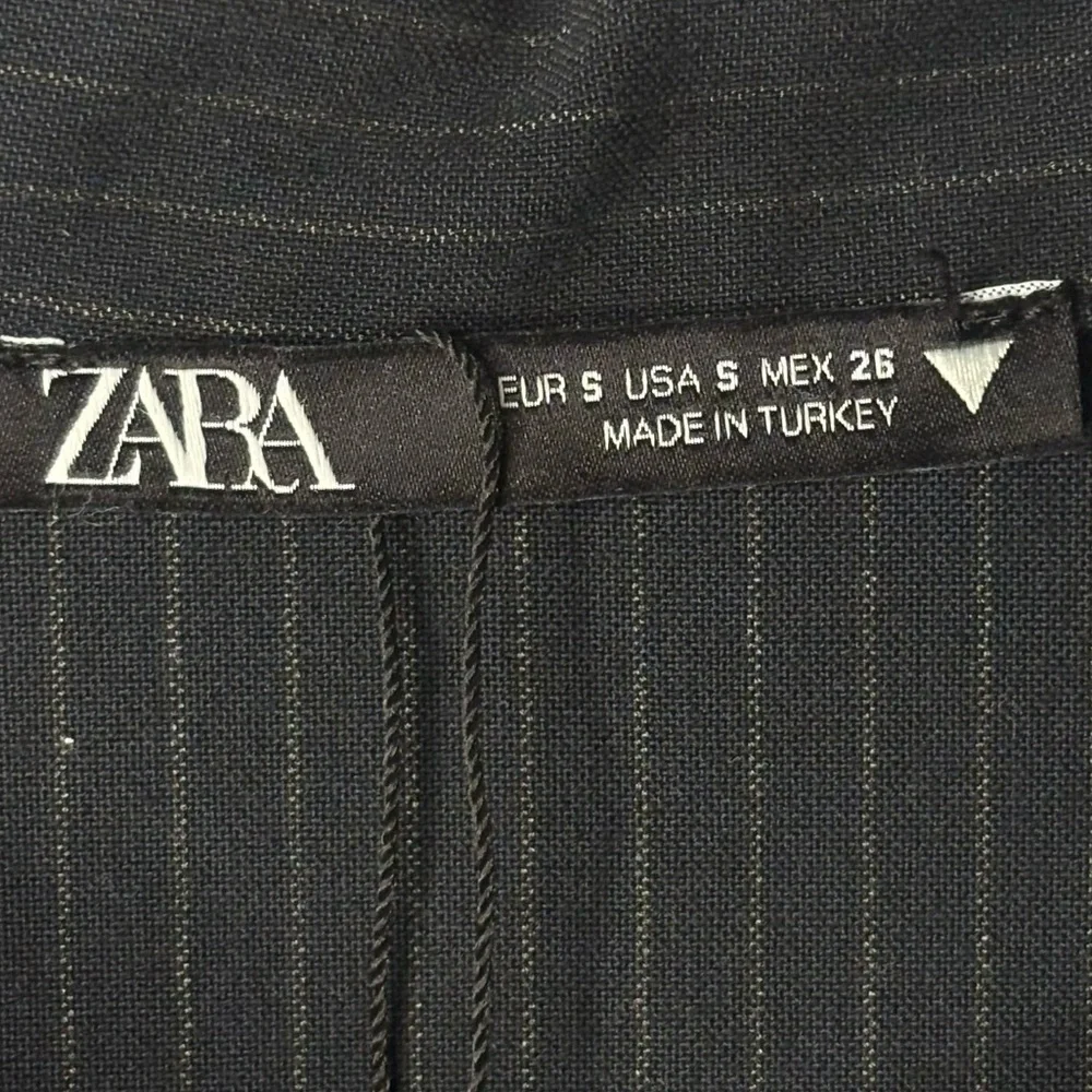 Zara Black Pinstriped Short Jumpsuit Romper Business Casual - Picture 7 of 7